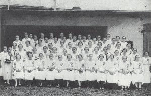 marianska-kongregace-r.1927-sveceni-praporu-valecnych-veteranu-v-d.vltavici.jpg